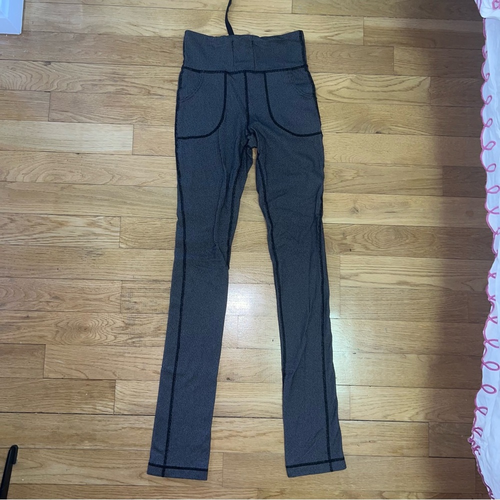 Lululemon Old Style Straight Leg Leggings
